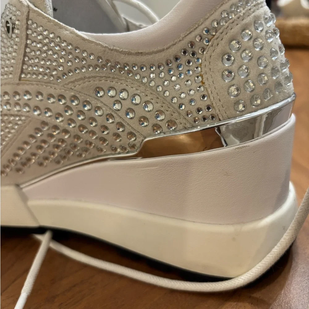 Wishbone Abby Crystal Platform Sneakers - Picture 12 of 15